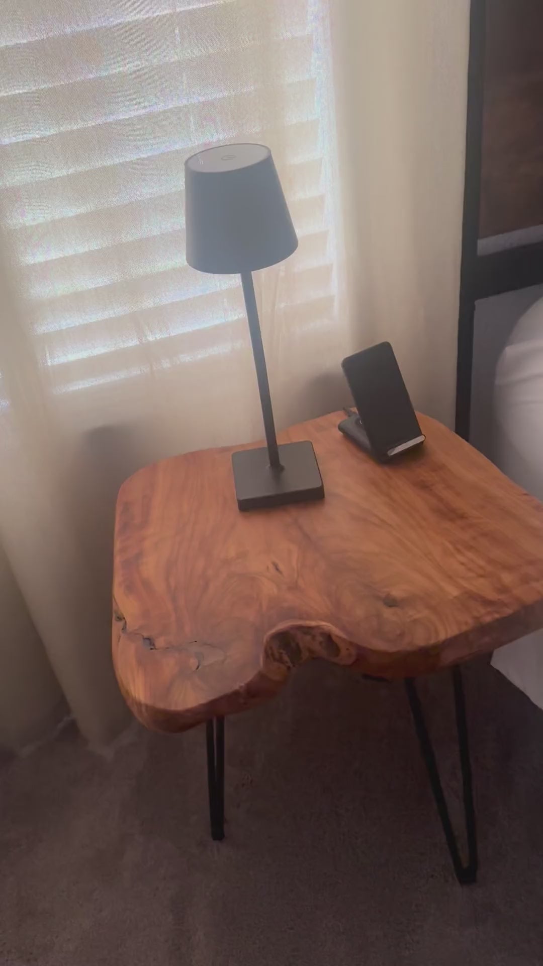 Modelo Wireless Table Lamp